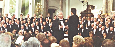 bei einem Konzert 2002 mit den Edinger Chören in der Jesuitenkirche, Mannheim